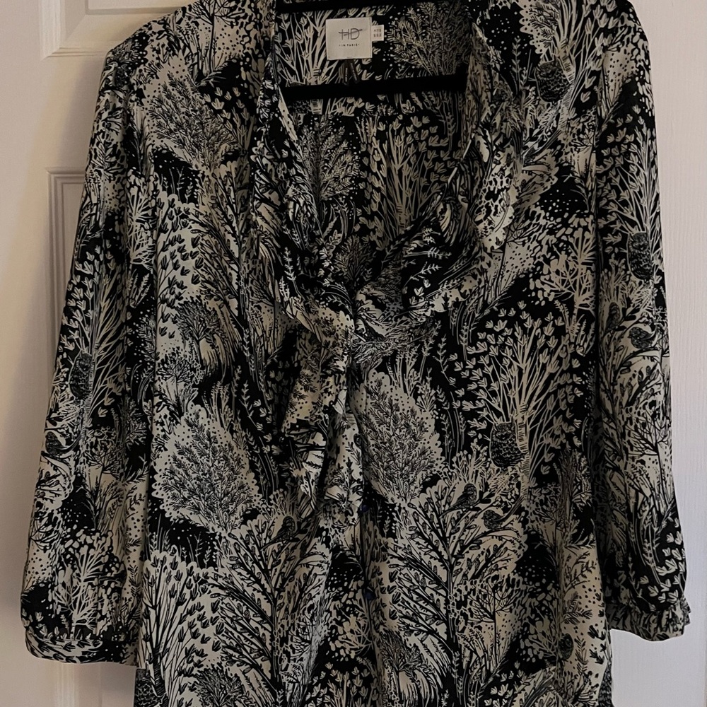HD in Paris blouse, Anthropologie, ruffle detail, black/white print L/12